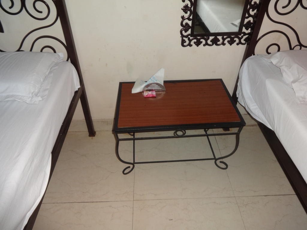 Hotel Kelson Dx Neu-Delhi Zimmer foto